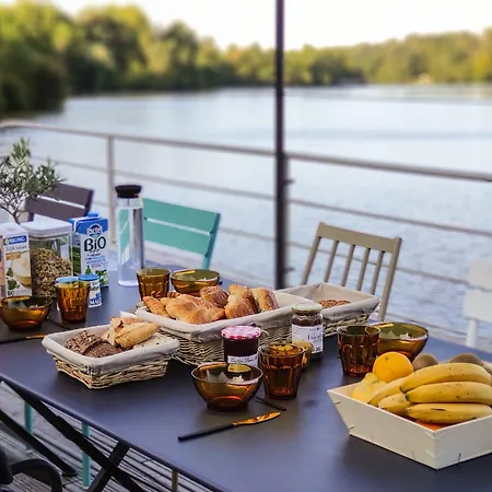 La Rivière House - Péniche Carpe Diem 3*