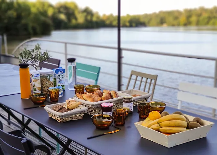 La Rivière House - Péniche Carpe Diem 3*