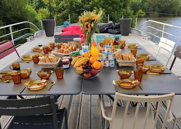 La Rivière House - Péniche Carpe Diem Couette-café