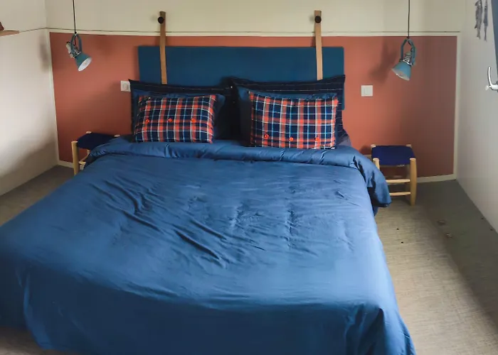 La Rivière House - Péniche Carpe Diem 3*